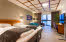 Foto: Stian Klaussen, Vizuelli Junior Suite, view from door